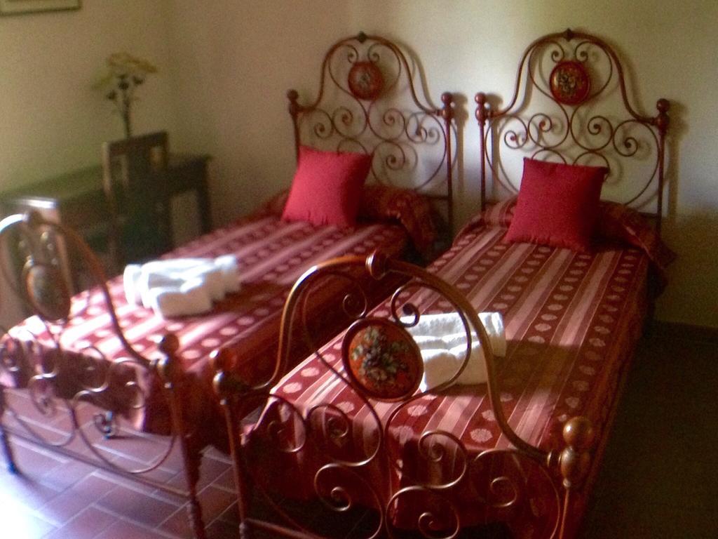 Residenza Santa Maria In Borraccia Bed & Breakfast มาลียาโน อิน ตอสกานา ห้อง รูปภาพ